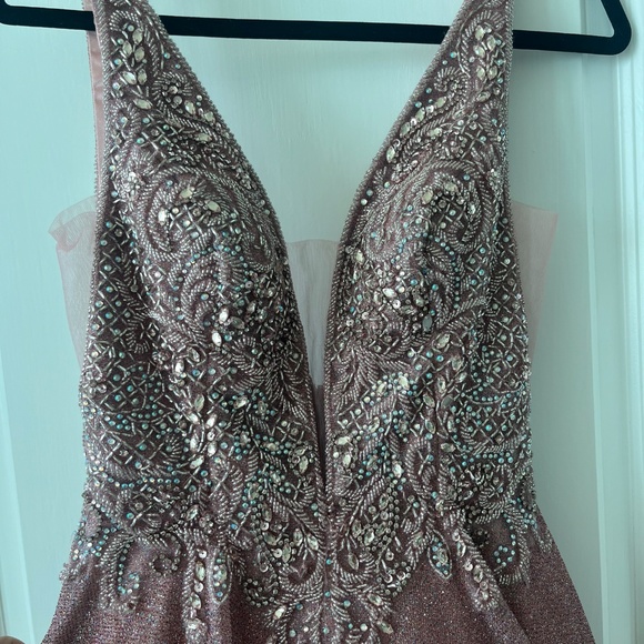 Coya Collection Hand-Beaded Glitter Ball Gown XS – Rose Gold Elegance ✨ - Picture 7 of 15